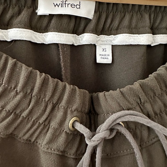 Aritzia Baffon Pant - Picture 3 of 3